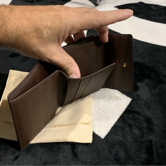 Louis Vuitton Damier tri fold wallet - Picture 5 of 13